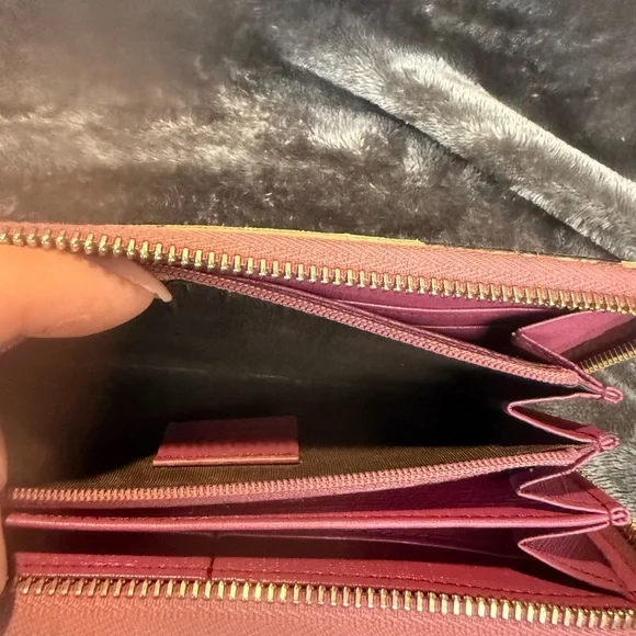 Gucci Beige and Pink Signature Wallet - Picture 9 of 13